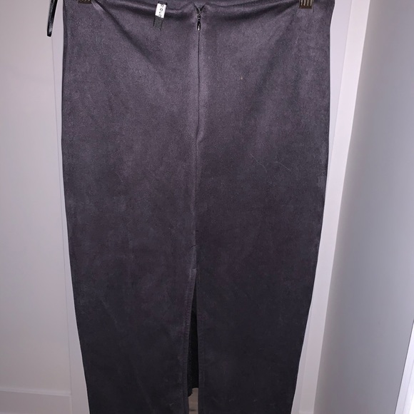 Suede black skirt - Picture 2 of 2